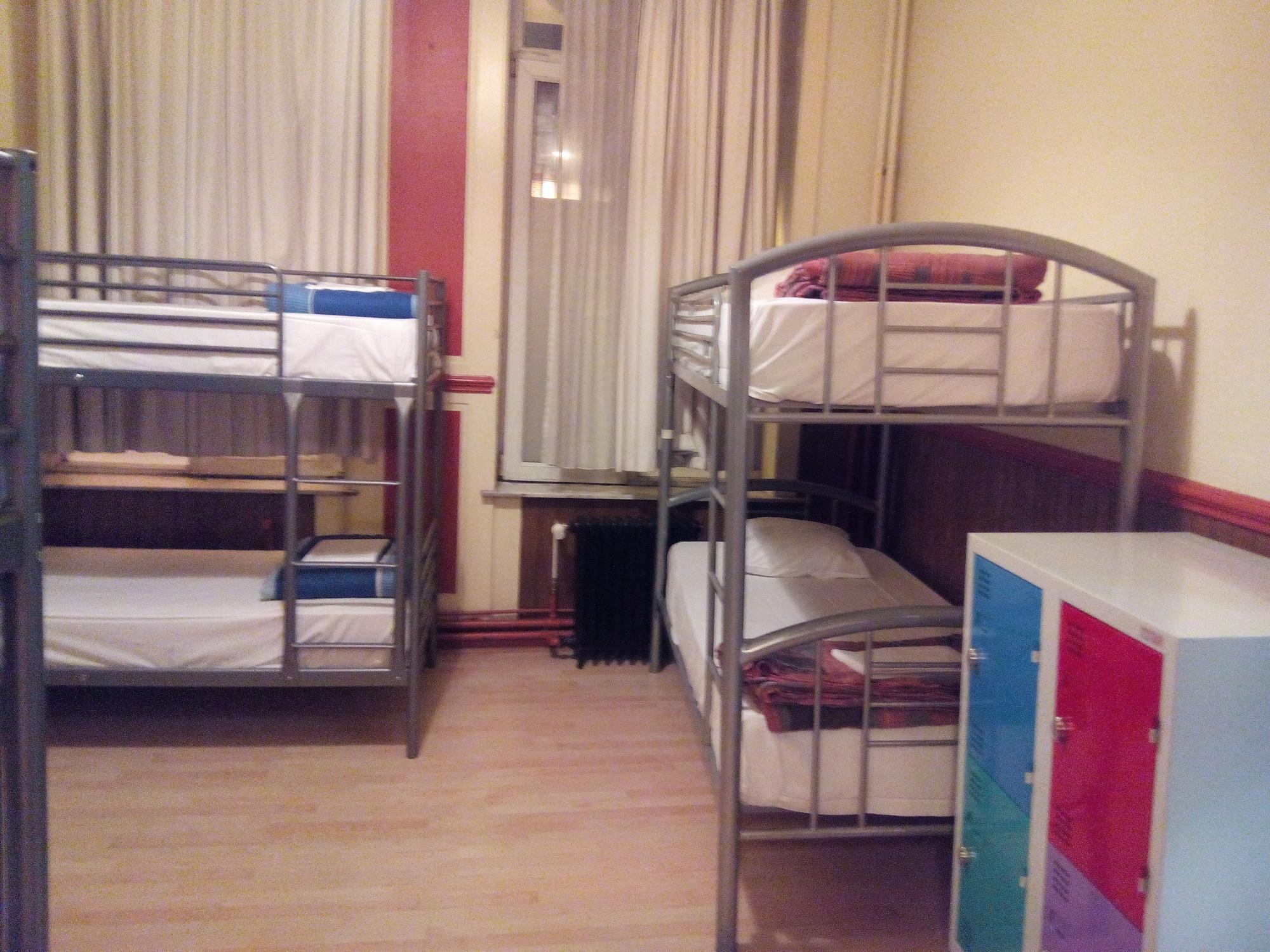 Hostel Louise Ixelles ภายนอก รูปภาพ