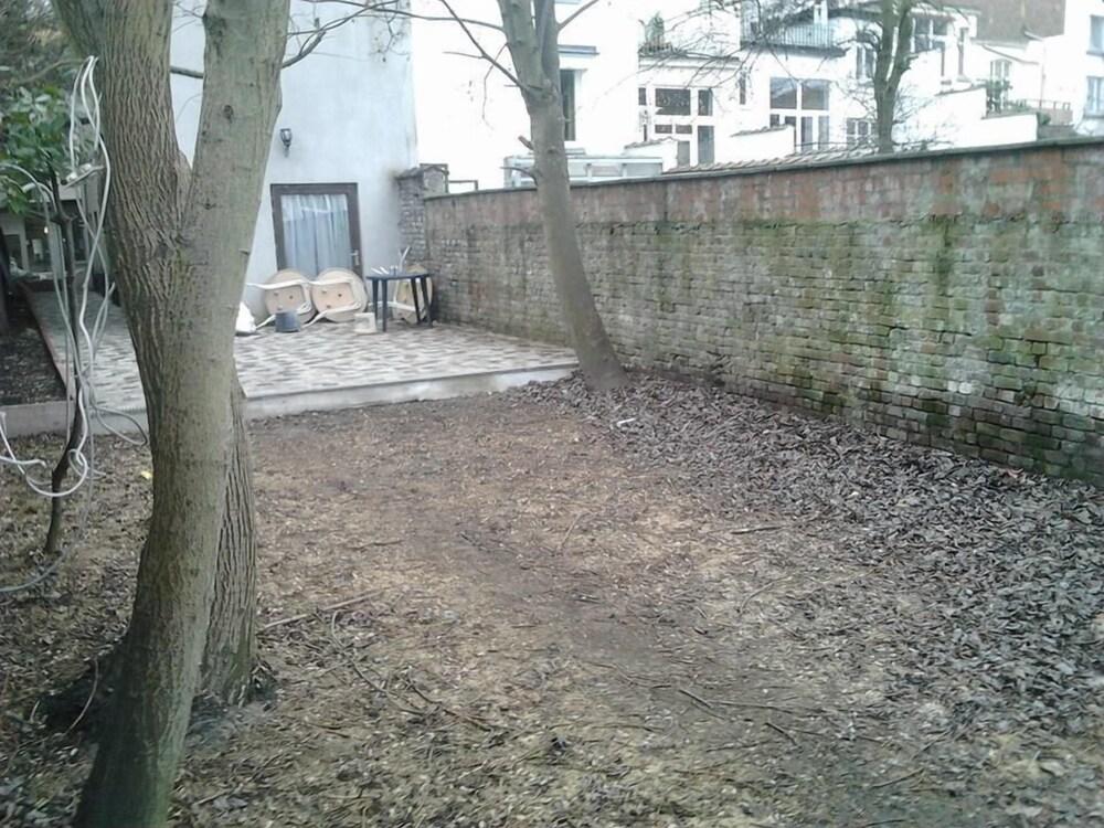 Hostel Louise Ixelles ภายนอก รูปภาพ